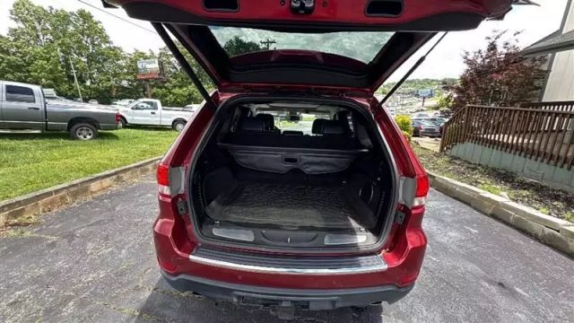 2013 Jeep Grand Cherokee - Image 16