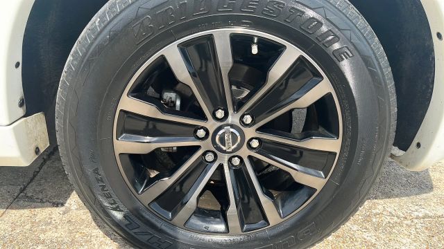2019 Nissan Armada - Image 2