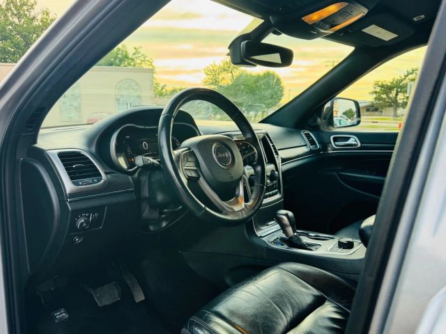 2018 Jeep Grand Cherokee - Image 13
