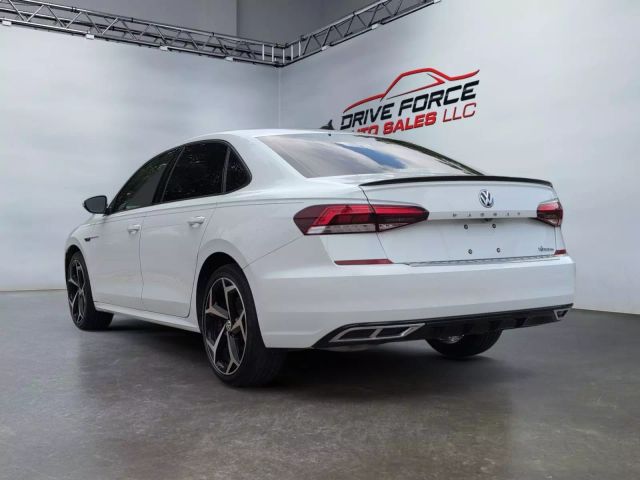 2020 Volkswagen Passat - Image 3