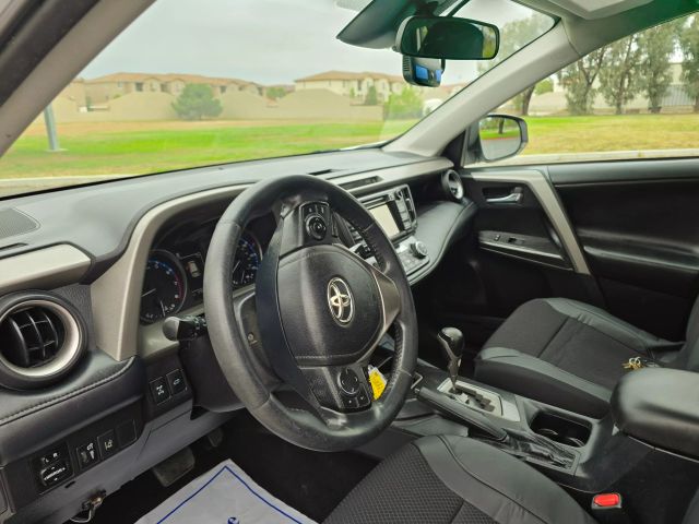 2018 Toyota Rav4 - Image 16