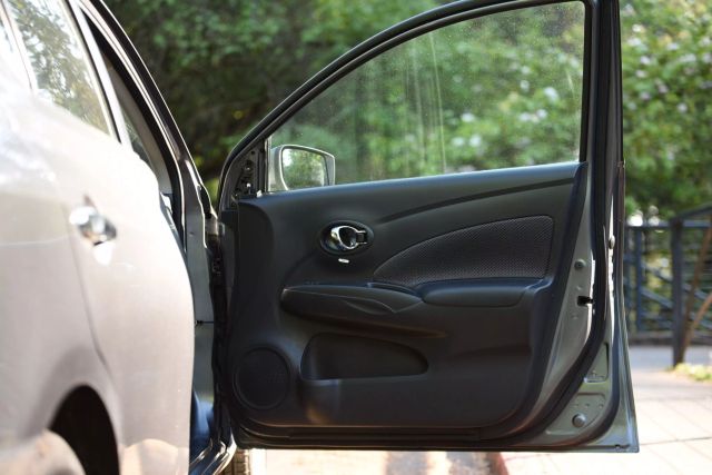 2019 Nissan Versa - Image 17