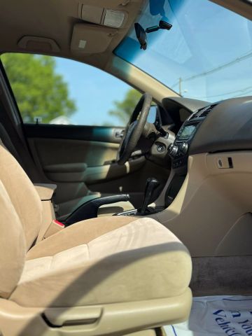 2005 Honda Accord Lx Sedan 4d - Image 18