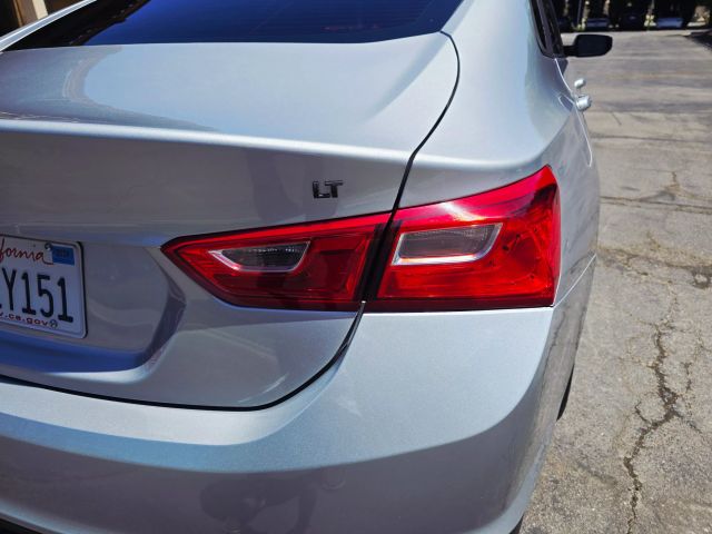 2018 Chevrolet Malibu - Image 40