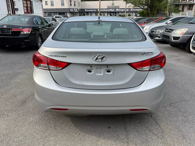 2013 Hyundai Elantra - Image 4