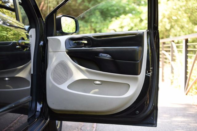 2017 Dodge Grand Caravan Passenger - Image 18