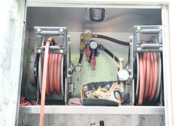 2015 Ford F550 Super Duty Regular Cab & Chassis - Image 18