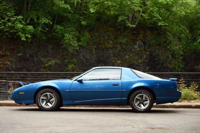1992 Pontiac Firebird - Image 2