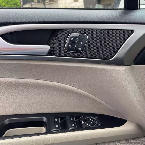 2018 Ford Fusion Se Sedan 4d - Image 34