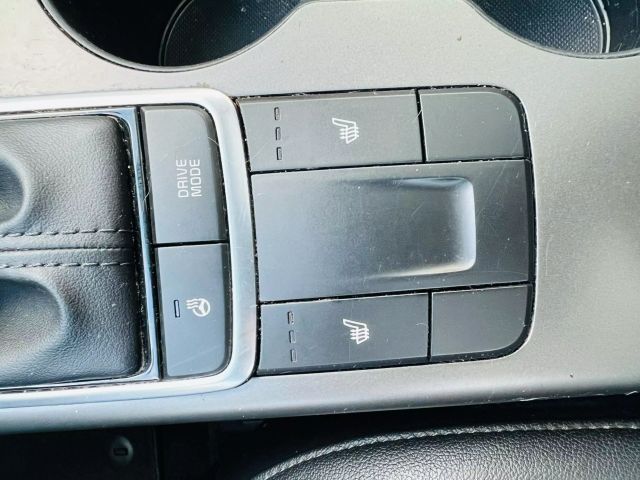 2020 Kia Optima - Image 30