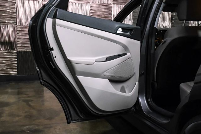 2020 Hyundai Tucson Se Sport Utility 4d - Image 38