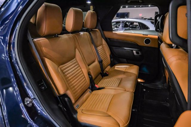 2019 Land Rover Discovery Hse Luxury Sport Utility 4d - Image 31
