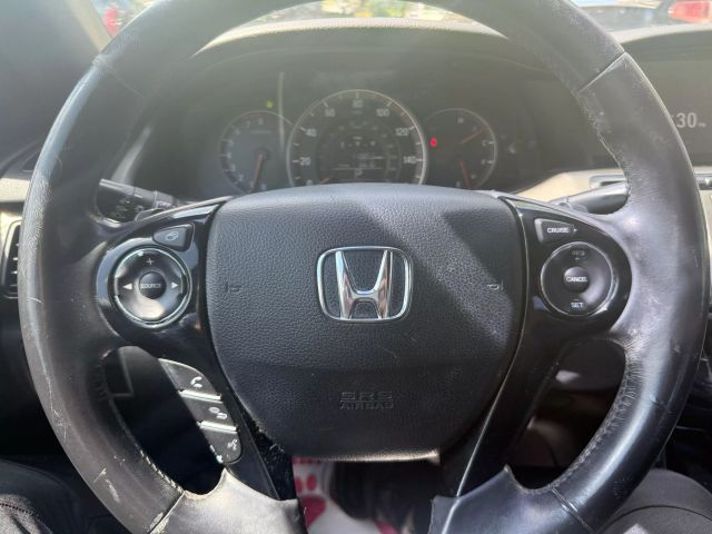 2016 Honda Accord - Image 18