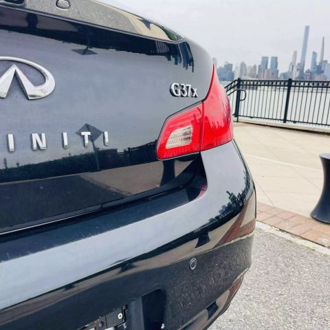2013 Infiniti G37x Sedan 4d - Image 10