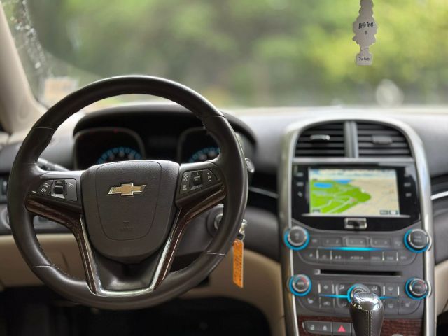 2013 Chevrolet Malibu - Image 20
