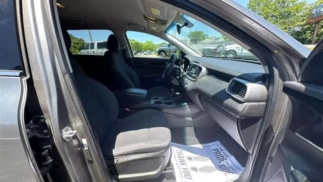 2018 Kia Sorento - Image 16