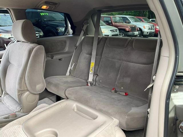 2006 Toyota Sienna - Image 15