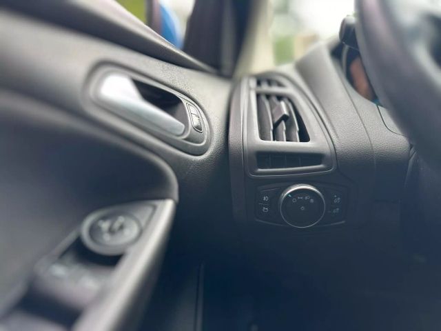 2015 Ford Focus - Image 6