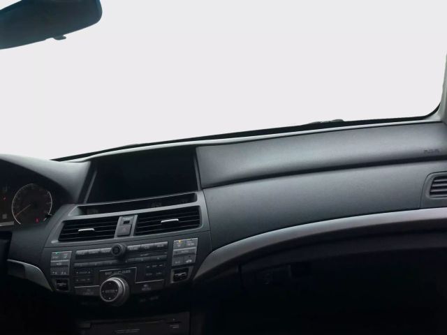 2011 Honda Accord - Image 11
