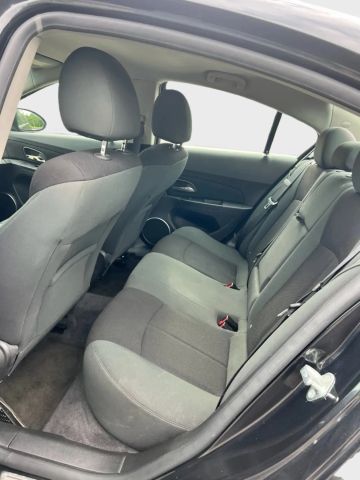 2011 Chevrolet Cruze - Image 13