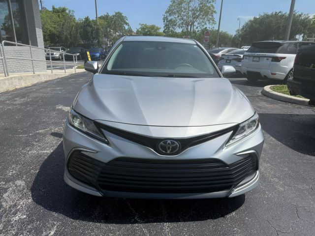 2021 Toyota Camry - Image 3