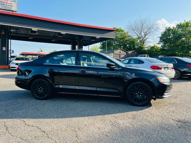 2017 Volkswagen Jetta - Image 8