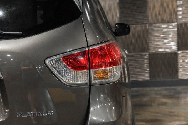2016 Nissan Pathfinder Platinum Sport Utility 4d - Image 45