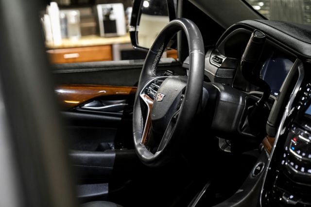 2018 Cadillac Escalade Luxury Sport Utility 4d - Image 13