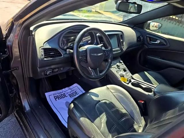 2015 Chrysler 200 - Image 11