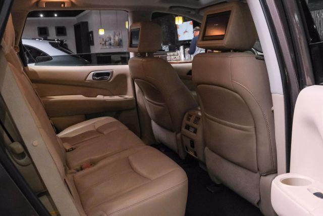 2016 Nissan Pathfinder Platinum Sport Utility 4d - Image 32