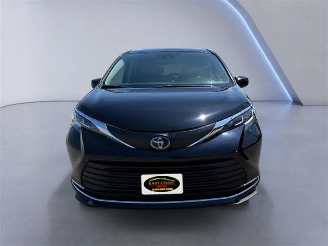 2021 Toyota Sienna - Image 8