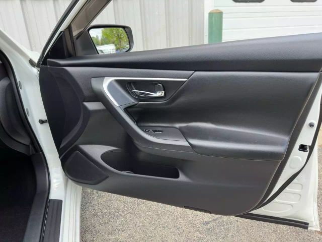 2016 Nissan Altima - Image 23
