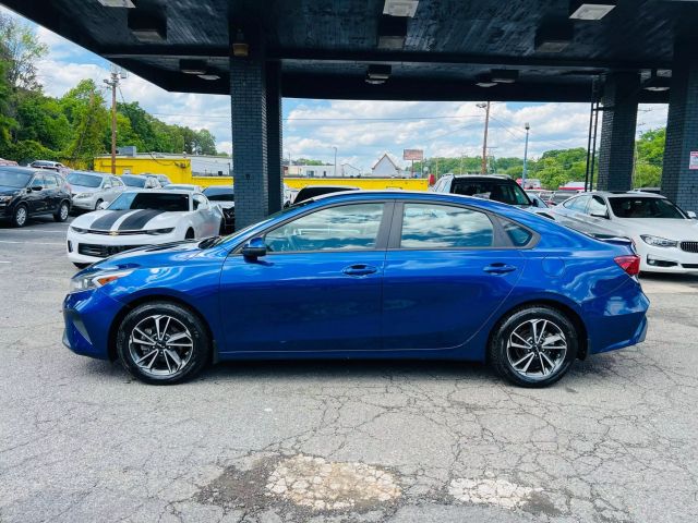 2022 Kia Forte - Image 12
