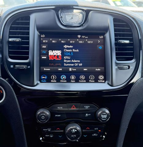 2018 CHRYSLER 300 SEDAN V6, 3.6 LITER 300S SEDAN 4D