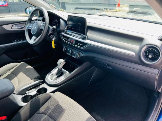 2022 Kia Forte - Image 26