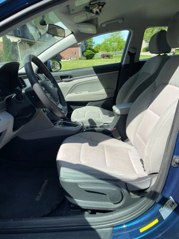 2017 Hyundai Elantra - Image 7