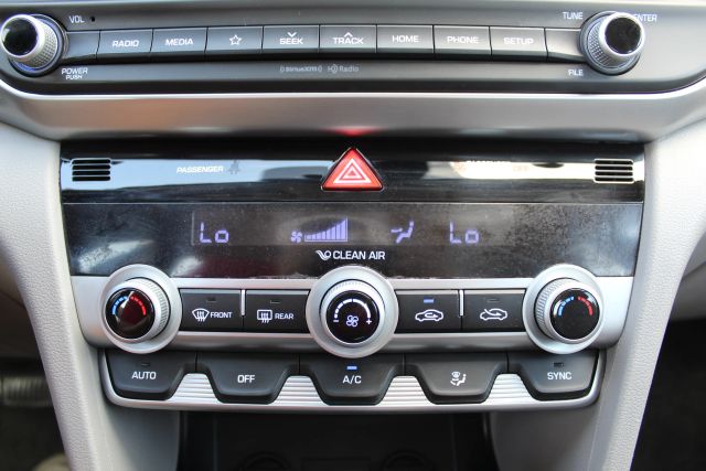 2020 Hyundai Elantra - Image 11