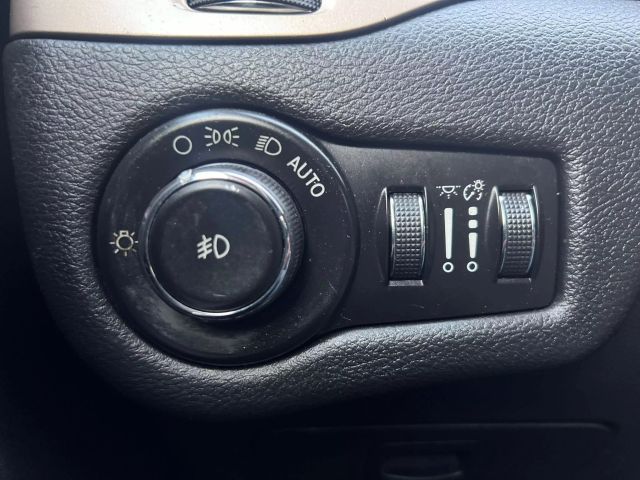 2017 Jeep Cherokee Limited Sport Utility 4d - Image 33