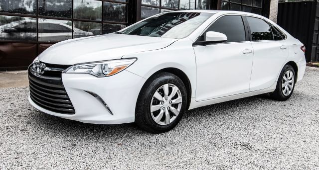 2016 TOYOTA CAMRY SEDAN WHITE AUTOMATIC - Auto Masters of Carolinas