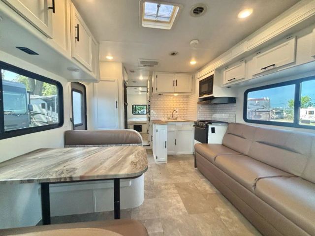 2019 Coachmen Freelander Premier - Image 22