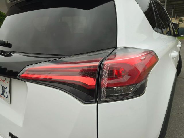 2018 Toyota Rav4 - Image 47
