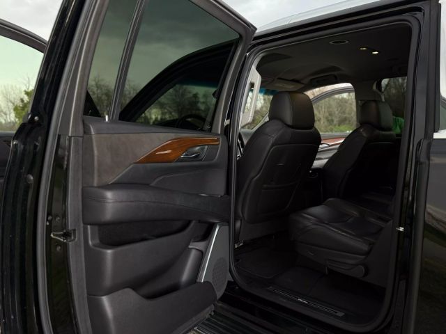 2020 Cadillac Escalade Esv - Image 18
