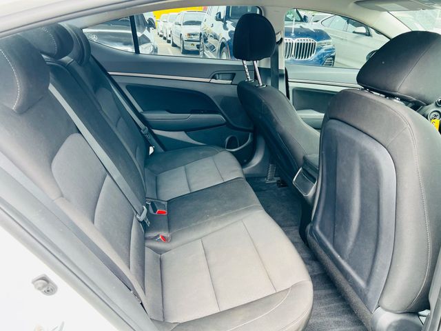 2018 Hyundai Elantra - Image 21