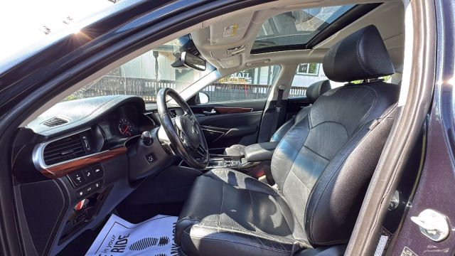 2017 Kia Cadenza - Image 10