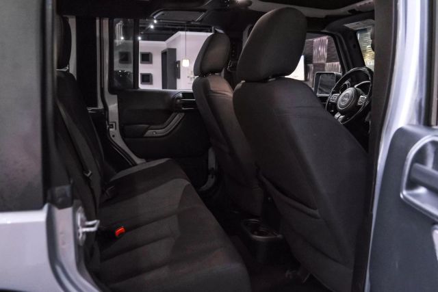 2018 Jeep Wrangler Unlimited Sport S (jk) Sport Utility 4d - Image 31