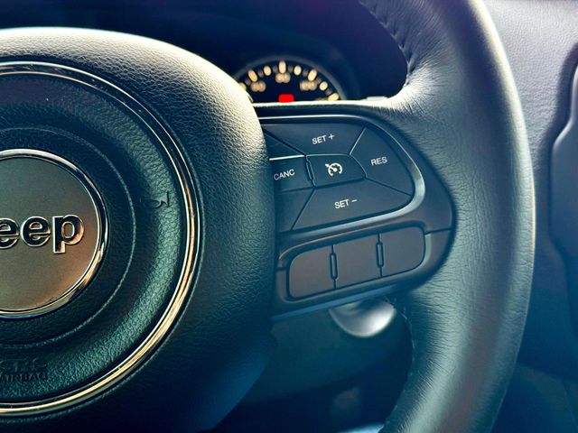 2016 Jeep Renegade - Image 18
