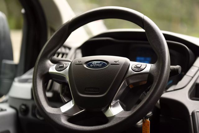 2019 Ford Transit 350 Passanger Van - Image 18