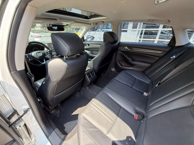 2018 Honda Accord - Image 13