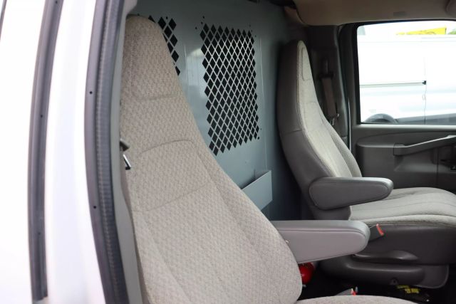 2020 Chevrolet Express 2500 Cargo - Image 28