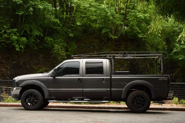 2003 Ford F250 Super Duty Crew Cab - Image 2